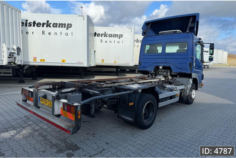 Mercedes-Benz Atego 816 Day Cab, Euro 5, BDF / EPS automatic / standklima / Hydraulic system - Containerbil/ Växelflak lastbil: bild 5 Mercedes-Benz Atego 816 Day Cab, Euro 5, BDF / EPS automatic / standklima / Hydraulic system - Containerbil/ Växelflak lastbil: bild 5