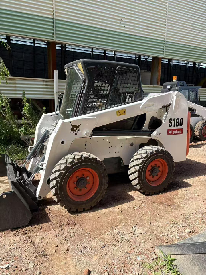 BOBCAT S180 - Kompaktlastare/ Slirstyrda lastare: bild 4 BOBCAT S180 - Kompaktlastare/ Slirstyrda lastare: bild 4