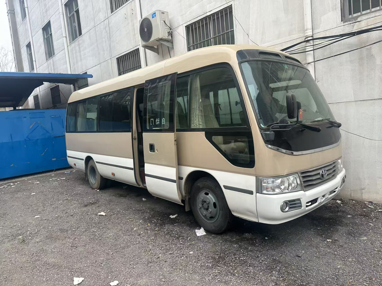 TOYOTA Coaster - Buss: bild 2 TOYOTA Coaster - Buss: bild 2