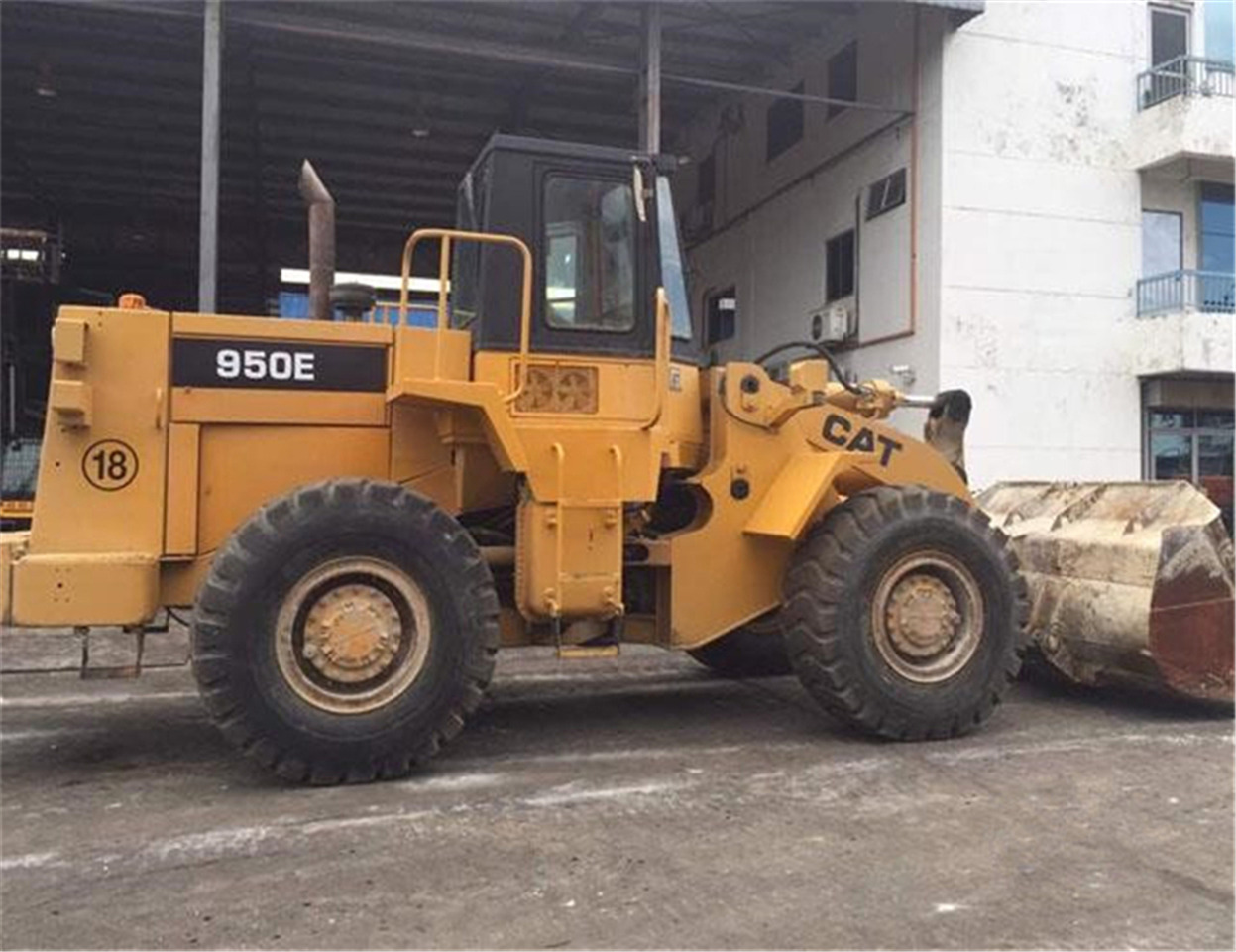 CATERPILLAR 950E - Kompaktlastare/ Slirstyrda lastare: bild 3 CATERPILLAR 950E - Kompaktlastare/ Slirstyrda lastare: bild 3