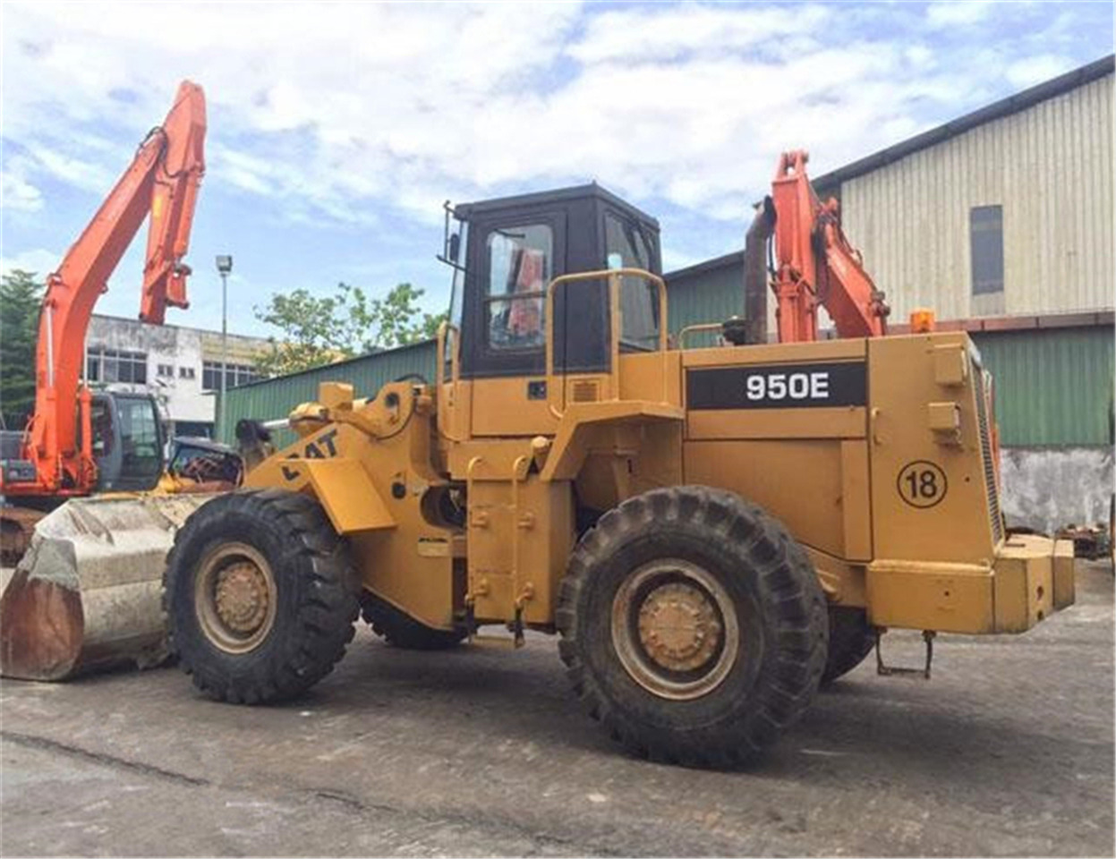 CATERPILLAR 950E - Kompaktlastare/ Slirstyrda lastare: bild 1 CATERPILLAR 950E - Kompaktlastare/ Slirstyrda lastare: bild 1