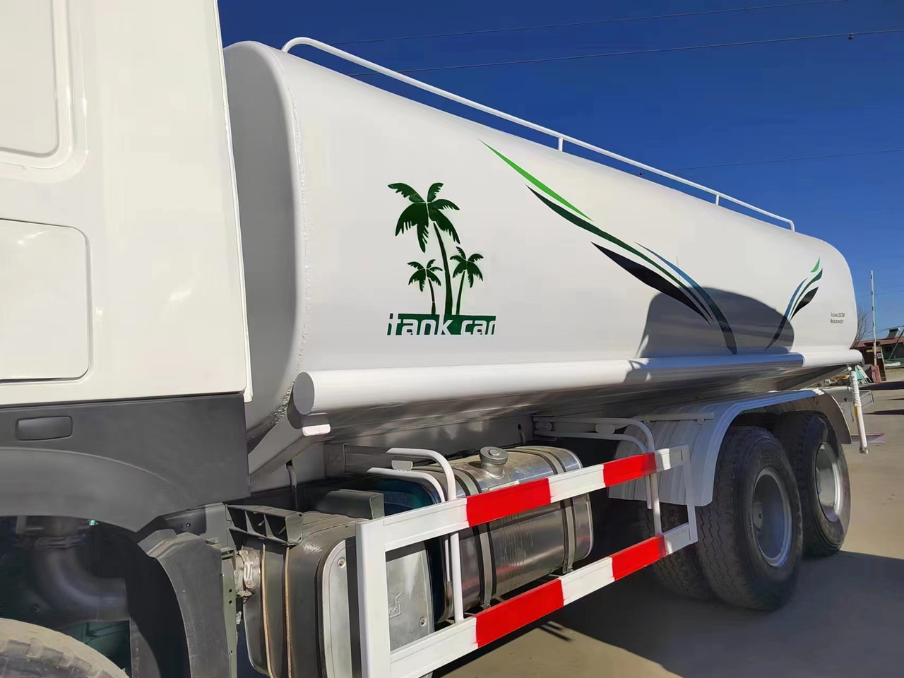 SINOTRUK HOWO Water Tanker CLICK HERE FOR DISCOUNT - Tankbil: bild 4 SINOTRUK HOWO Water Tanker CLICK HERE FOR DISCOUNT - Tankbil: bild 4