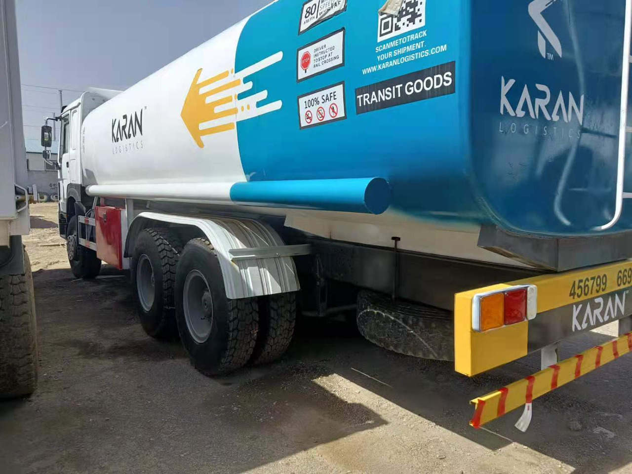 SINOTRUK Howo 371 Fuel Tanker Click Here For DISCOUNT - Tankbil: bild 1 SINOTRUK Howo 371 Fuel Tanker Click Here For DISCOUNT - Tankbil: bild 1