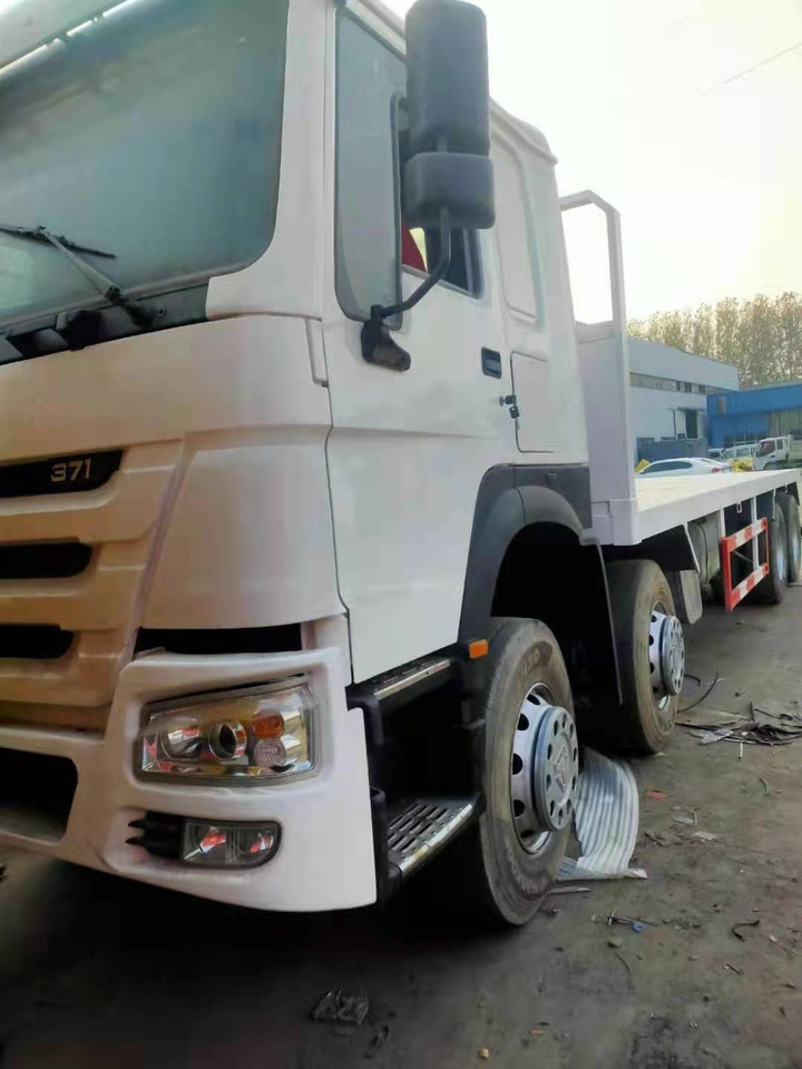 SINOTRUK Howo 371 Fuel Tanker Click Here For DISCOUNT - Tankbil: bild 4 SINOTRUK Howo 371 Fuel Tanker Click Here For DISCOUNT - Tankbil: bild 4