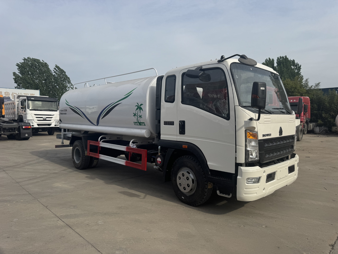 SINOTRUK Howo Water Tanker Click Here For DISCOUNT - Tankbil: bild 5 SINOTRUK Howo Water Tanker Click Here For DISCOUNT - Tankbil: bild 5