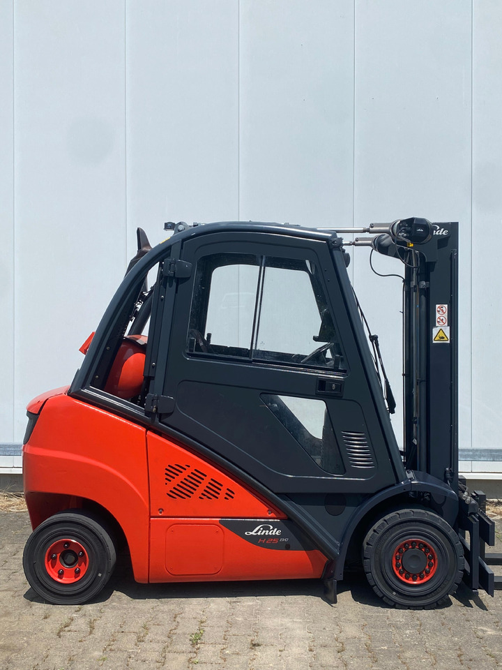 Linde Linde H 25 T - 6-372 h - Seitenschieber - - Gasoltruck: bild 4 Linde Linde H 25 T - 6-372 h - Seitenschieber - - Gasoltruck: bild 4