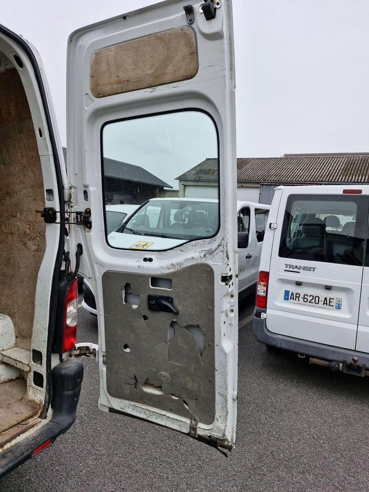 Renault Master 189APY51 7 places de 2005. 68 226 Km. Cabine repliable. Entretien régulier. Compte rendus des derniers Contrôle technique en pièces jointe avec Carte grise + historique entretien. - Dubbelhytt transportbil: bild 5 Renault Master 189APY51 7 places de 2005. 68 226 Km. Cabine repliable. Entretien régulier. Compte rendus des derniers Contrôle technique en pièces jointe avec Carte grise + historique entretien. - Dubbelhytt transportbil: bild 5
