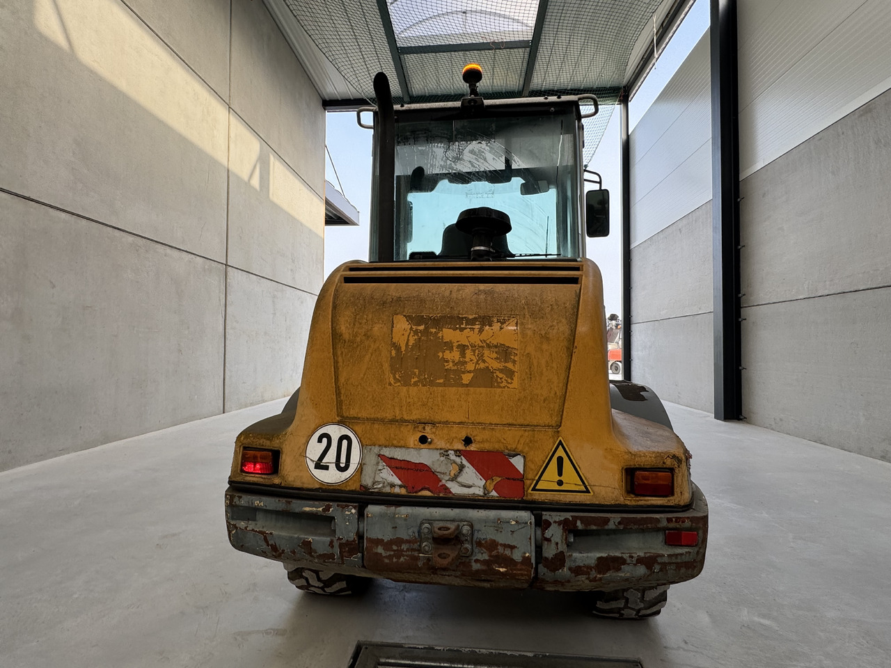 LIEBHERR L 506 - Grävmaskin på däck: bild 5 LIEBHERR L 506 - Grävmaskin på däck: bild 5
