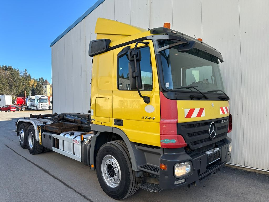 Mercedes-Benz Actros 2744 EEV 3 Pedale Retarder 20T Hacken - Lastväxlare lastbil: bild 2 Mercedes-Benz Actros 2744 EEV 3 Pedale Retarder 20T Hacken - Lastväxlare lastbil: bild 2