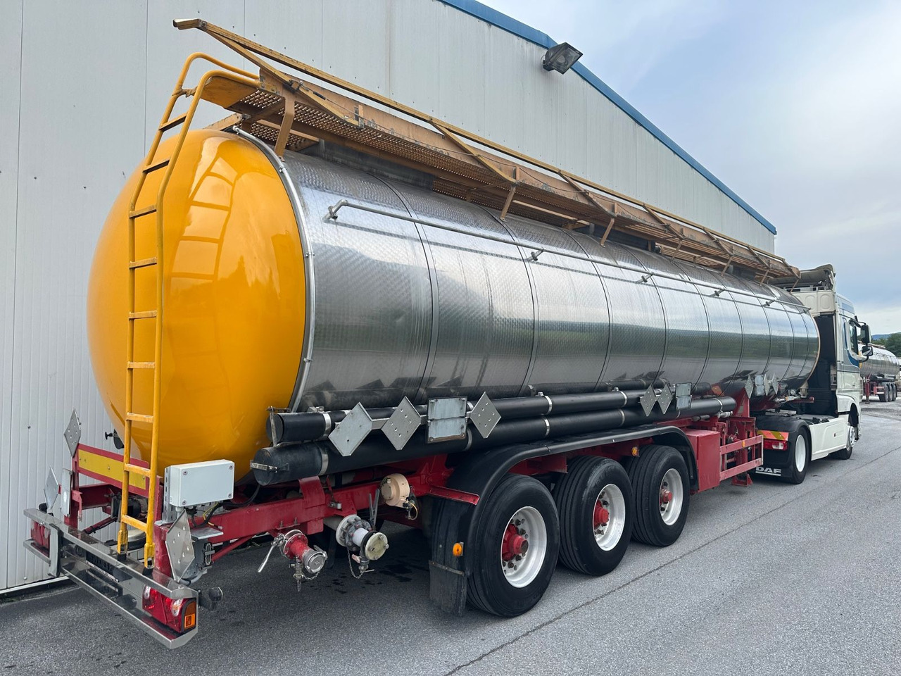 Schwarzmüller Chemi L4BH 42050L Lift BPW - Tanktrailer: bild 3 Schwarzmüller Chemi L4BH 42050L Lift BPW - Tanktrailer: bild 3