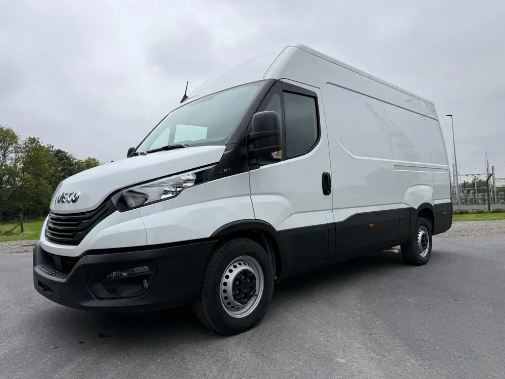 Iveco Daily 35-140 *L2H2*DISPO DE STOCK*Airco*Cruise control - Skåpbil: bild 1 Iveco Daily 35-140 *L2H2*DISPO DE STOCK*Airco*Cruise control - Skåpbil: bild 1