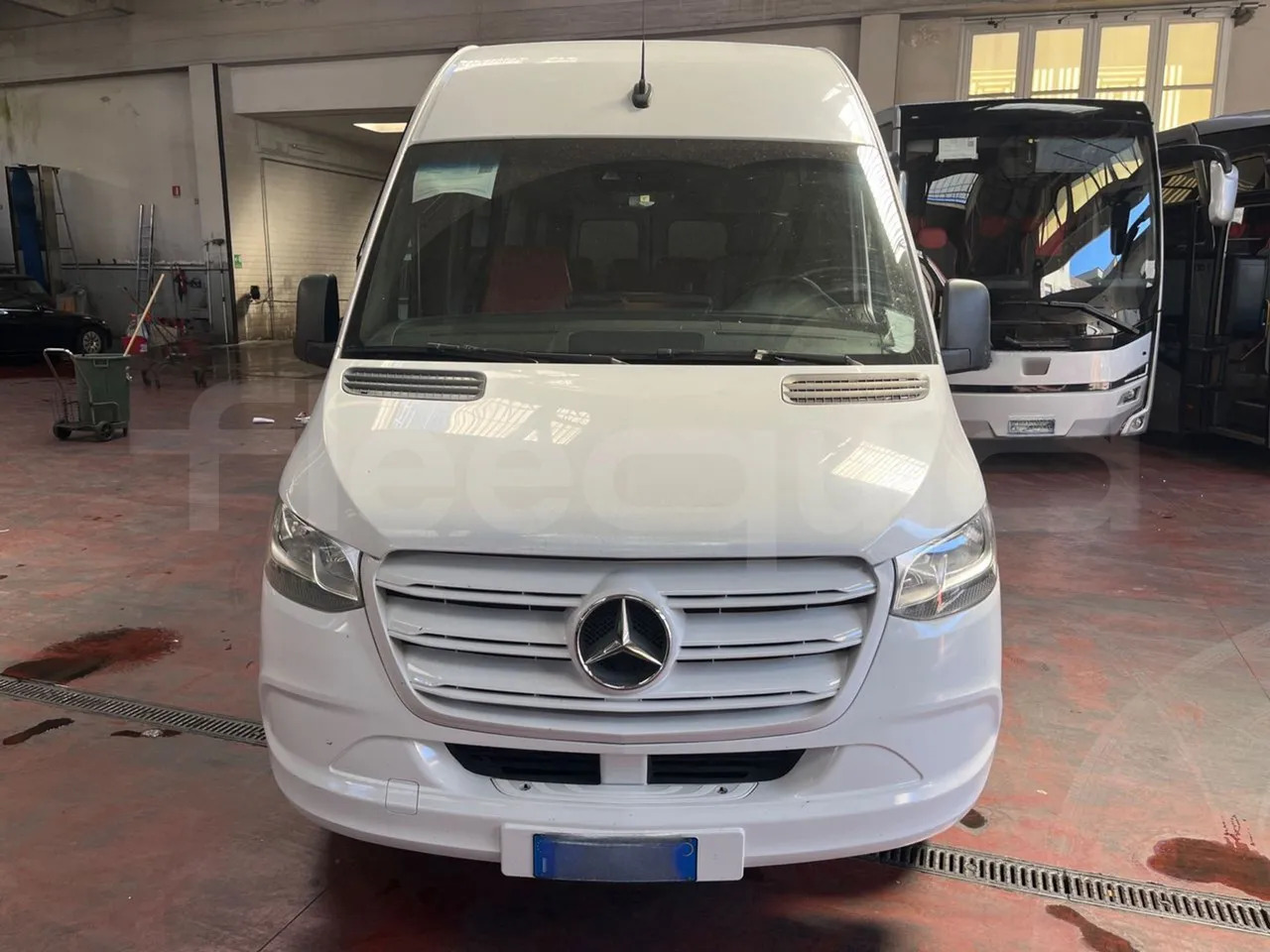 Mercedes-Benz Sprinter - Minibuss, Persontransport: bild 2 Mercedes-Benz Sprinter - Minibuss, Persontransport: bild 2