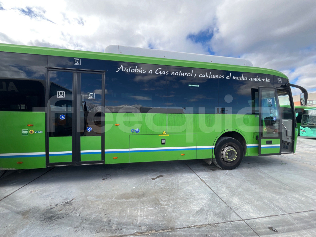 Förortsbuss Scania Magnus: bild 13