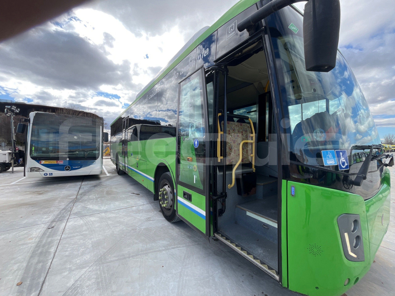 Förortsbuss Scania Magnus: bild 12