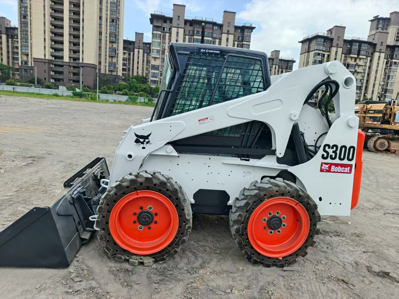 BOBCAT skid steer loader S300 - Kompaktlastare/ Slirstyrda lastare: bild 1 BOBCAT skid steer loader S300 - Kompaktlastare/ Slirstyrda lastare: bild 1