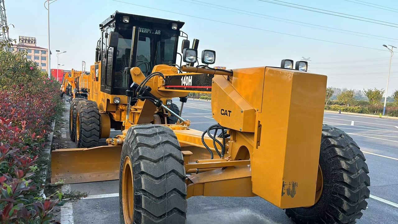 CATERPILLAR 140H used motor grader source supplier - Väghyvel: bild 2 CATERPILLAR 140H used motor grader source supplier - Väghyvel: bild 2