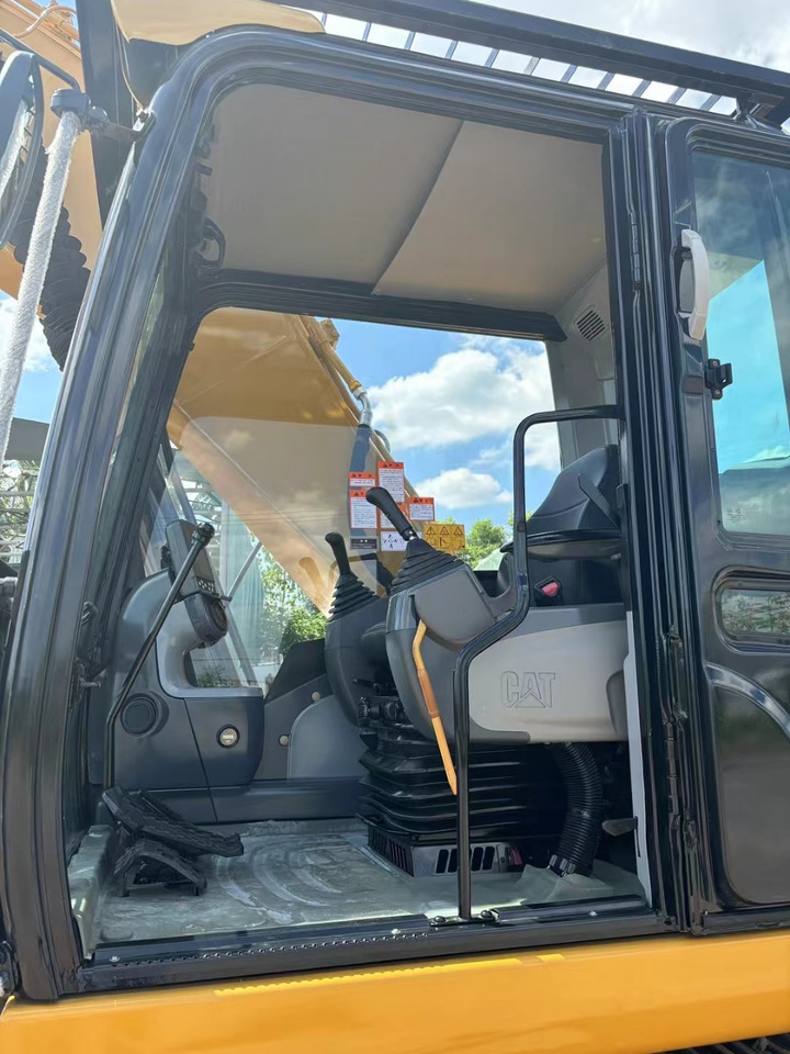 CATERPILLAR 320D2 - Bandgrävare: bild 5 CATERPILLAR 320D2 - Bandgrävare: bild 5