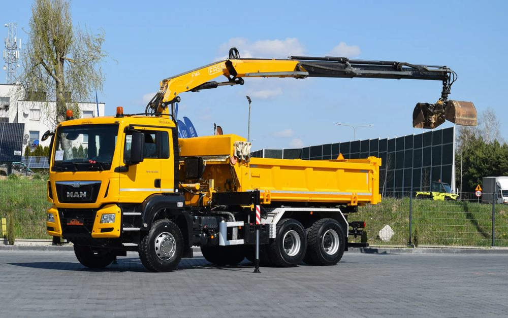 MAN TGS 26.400 / 6x4 / EURO 6 / UDT / HDS FASSI 165 / WYSUW x3 / ROTATOR / CHWYTAK / STEROWANIE RADIOWE / WZMOCNIONA RAMA / WYWROTKA / HYDROBURTA / AUTOMAT / 2017 / NOWE OPONY - 100% / NISKI PRZEBIEG  - Tippbil lastbil: bild 1 MAN TGS 26.400 / 6x4 / EURO 6 / UDT / HDS FASSI 165 / WYSUW x3 / ROTATOR / CHWYTAK / STEROWANIE RADIOWE / WZMOCNIONA RAMA / WYWROTKA / HYDROBURTA / AUTOMAT / 2017 / NOWE OPONY - 100% / NISKI PRZEBIEG  - Tippbil lastbil: bild 1