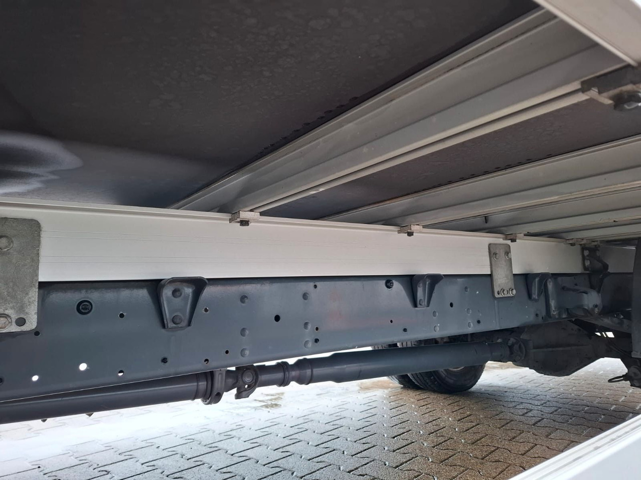 Iveco 72-210A8/P, Klima, Luft, HiMatic, LBW, RFK, - Transportbil med kapell: bild 5 Iveco 72-210A8/P, Klima, Luft, HiMatic, LBW, RFK, - Transportbil med kapell: bild 5