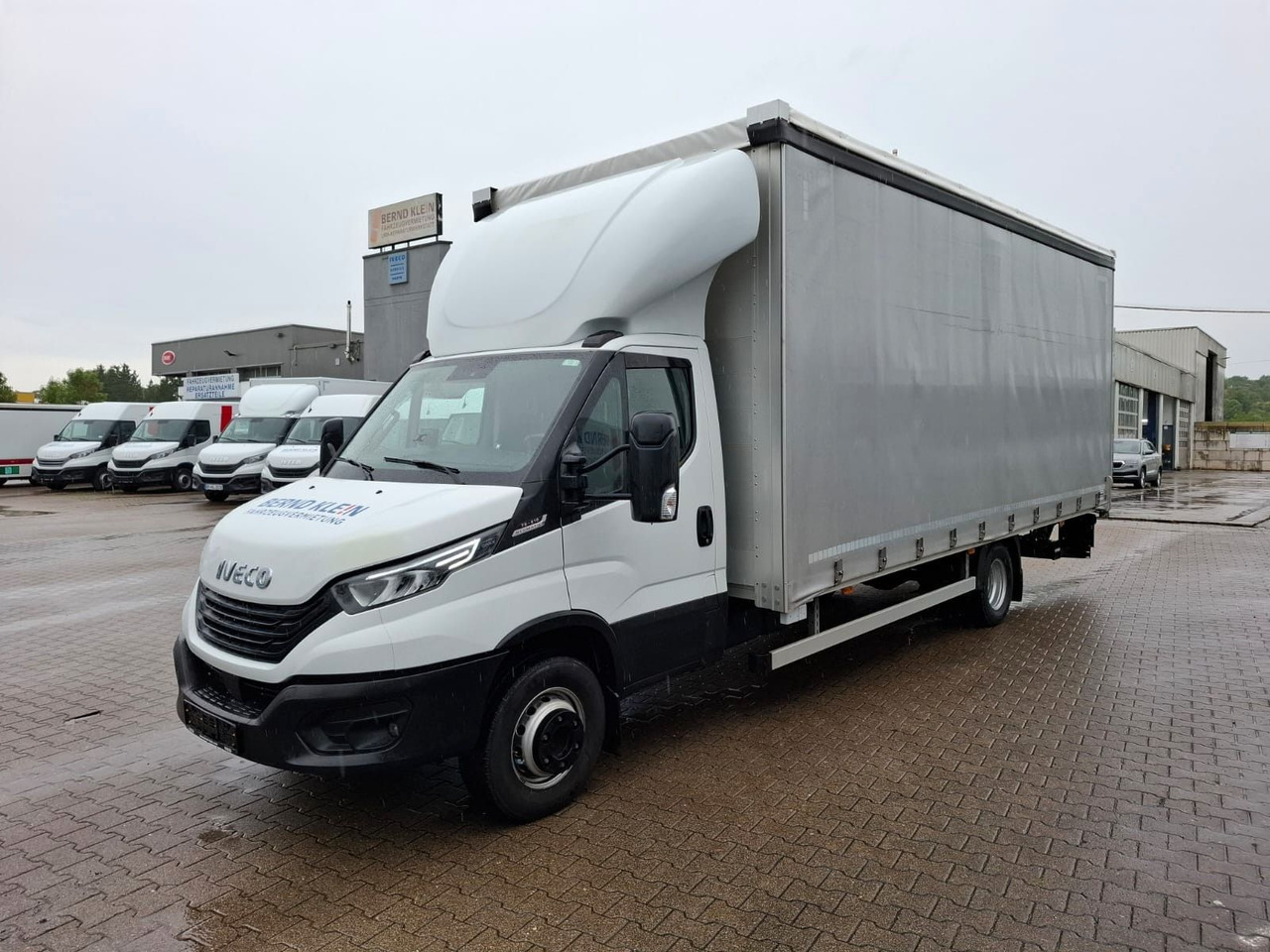 Iveco 72-210A8/P, Klima, Luft, HiMatik, LBW, RFK, - Transportbil med kapell: bild 4 Iveco 72-210A8/P, Klima, Luft, HiMatik, LBW, RFK, - Transportbil med kapell: bild 4