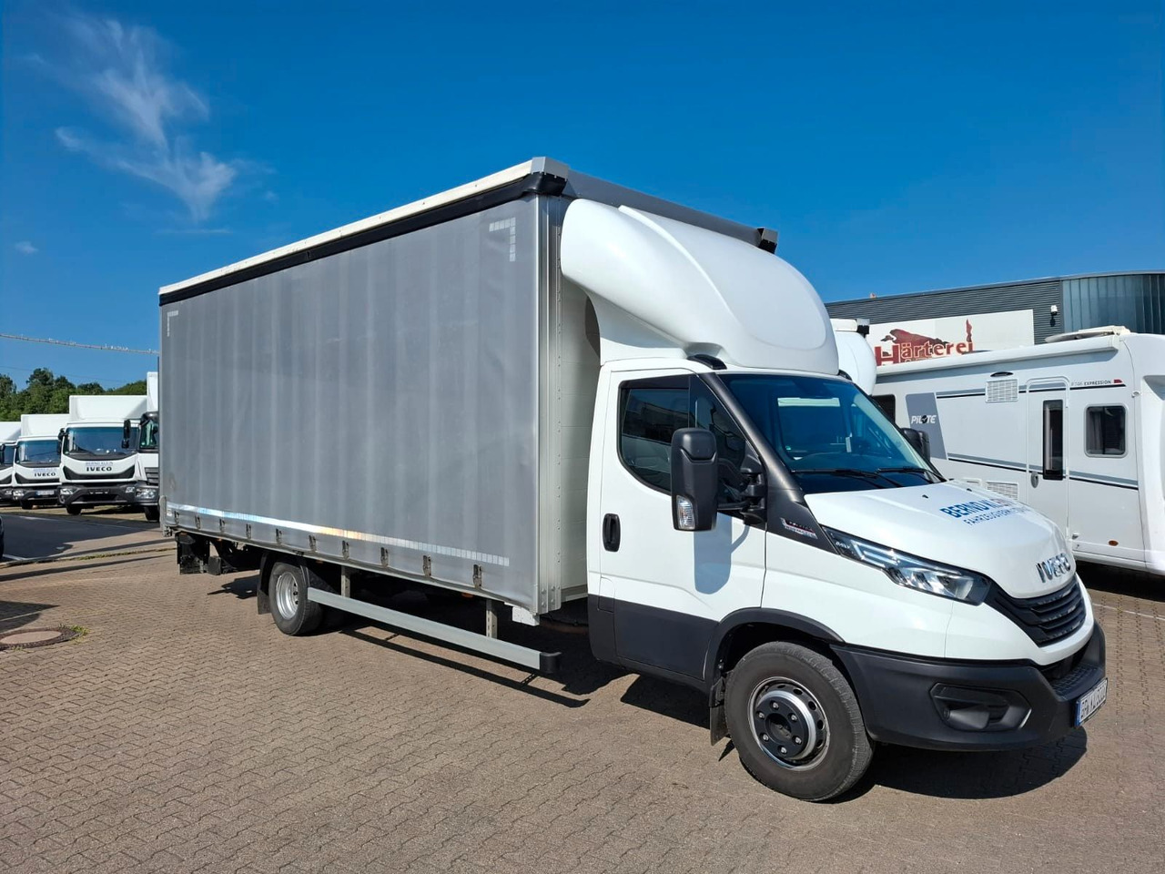 Iveco 72-210P/A8,Luft,HiMatic,LBW,Schiebepl., - Transportbil med kapell: bild 1 Iveco 72-210P/A8,Luft,HiMatic,LBW,Schiebepl., - Transportbil med kapell: bild 1