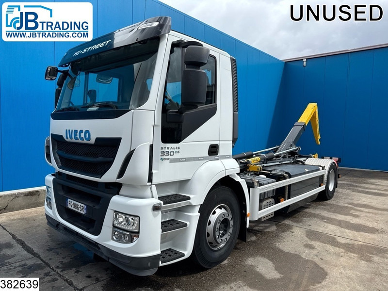 Iveco Stralis 330 CNG Unused, EURO 6, Retarder, Palfinger - Lastväxlare lastbil: bild 1 Iveco Stralis 330 CNG Unused, EURO 6, Retarder, Palfinger - Lastväxlare lastbil: bild 1
