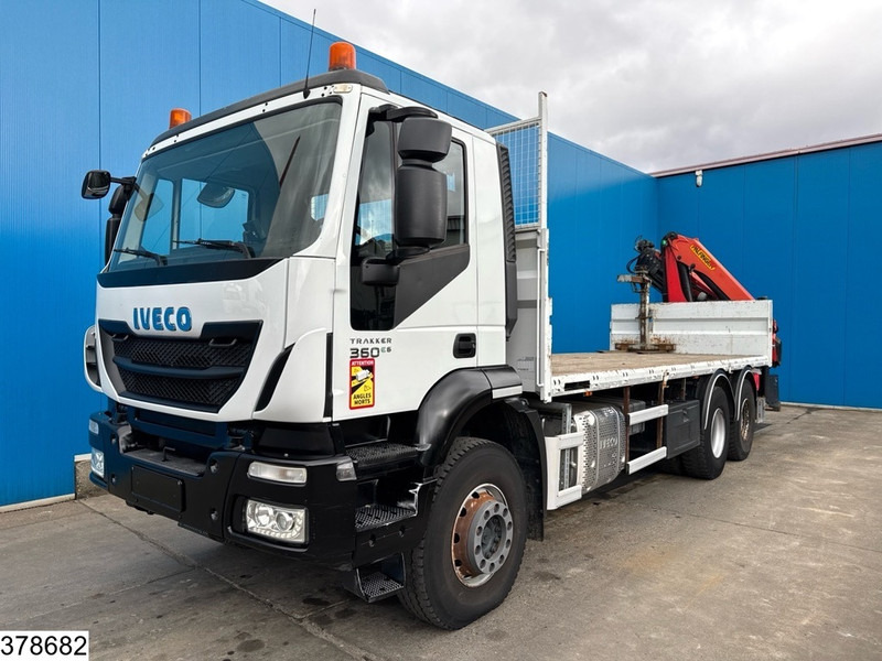 Iveco Trakker 360 6x4, EURO 6. Palfinger, Remote - Flakbil, Kranbil: bild 2 Iveco Trakker 360 6x4, EURO 6. Palfinger, Remote - Flakbil, Kranbil: bild 2