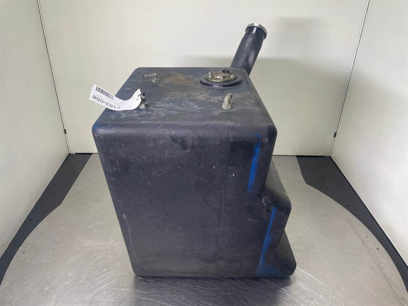 Ahlmann AZ150-4100050A-Fuel tank/Kraftstofftank - Ram/ Chassi för Byggmaskiner: bild 2 Ahlmann AZ150-4100050A-Fuel tank/Kraftstofftank - Ram/ Chassi för Byggmaskiner: bild 2