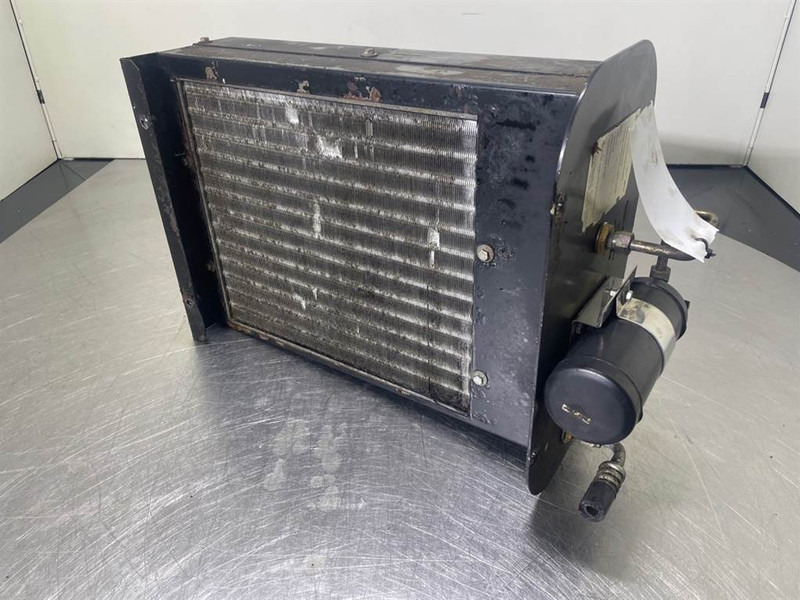 Ahlmann AZ150-4184898A-Airco condenser/Klimakondensator - Ram/ Chassi för Byggmaskiner: bild 4 Ahlmann AZ150-4184898A-Airco condenser/Klimakondensator - Ram/ Chassi för Byggmaskiner: bild 4