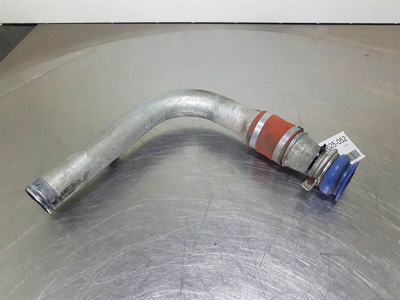 Ahlmann AZ150E-23108489/4102165A-Hose/Ladeluftschlauch - Motor för Byggmaskiner: bild 1 Ahlmann AZ150E-23108489/4102165A-Hose/Ladeluftschlauch - Motor för Byggmaskiner: bild 1