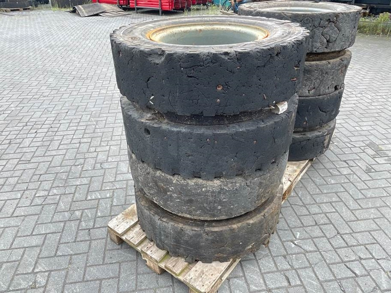 Liebherr 10.00-20 - Tire/Reifen/Band - Däck och fälgar för Byggmaskiner: bild 2 Liebherr 10.00-20 - Tire/Reifen/Band - Däck och fälgar för Byggmaskiner: bild 2