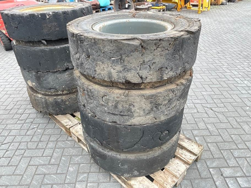 Liebherr 10.00-20 - Tire/Reifen/Band - Däck och fälgar för Byggmaskiner: bild 3 Liebherr 10.00-20 - Tire/Reifen/Band - Däck och fälgar för Byggmaskiner: bild 3