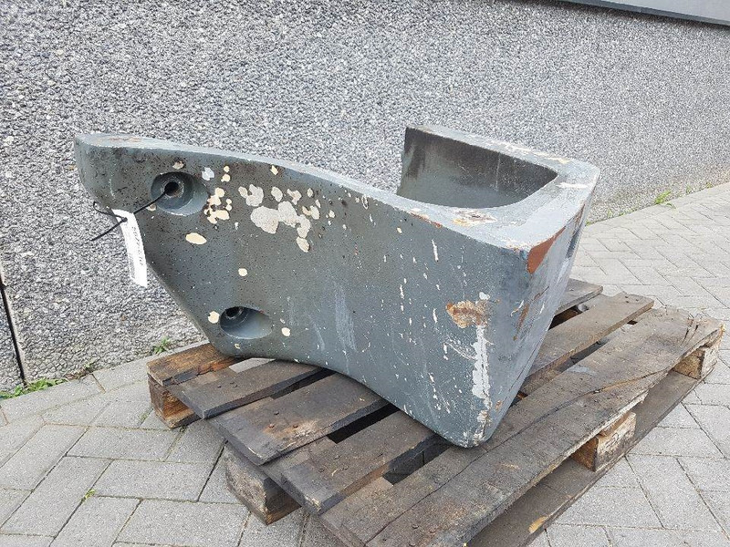 Liebherr L514 - 8925057 - Counterweight/Heckgewicht - Ram/ Chassi: bild 2 Liebherr L514 - 8925057 - Counterweight/Heckgewicht - Ram/ Chassi: bild 2