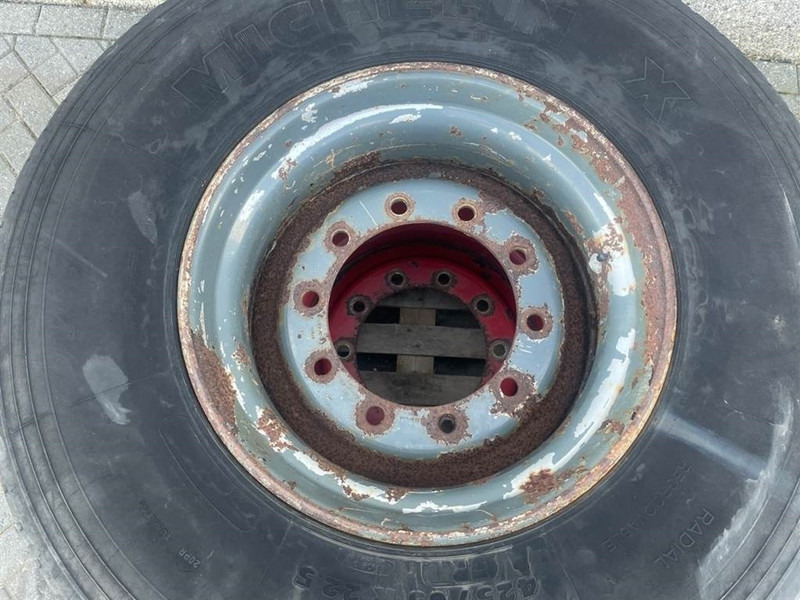 Michelin 425/65R22.5-Tire/Reifen/Band - Däck och fälgar för Byggmaskiner: bild 4 Michelin 425/65R22.5-Tire/Reifen/Band - Däck och fälgar för Byggmaskiner: bild 4