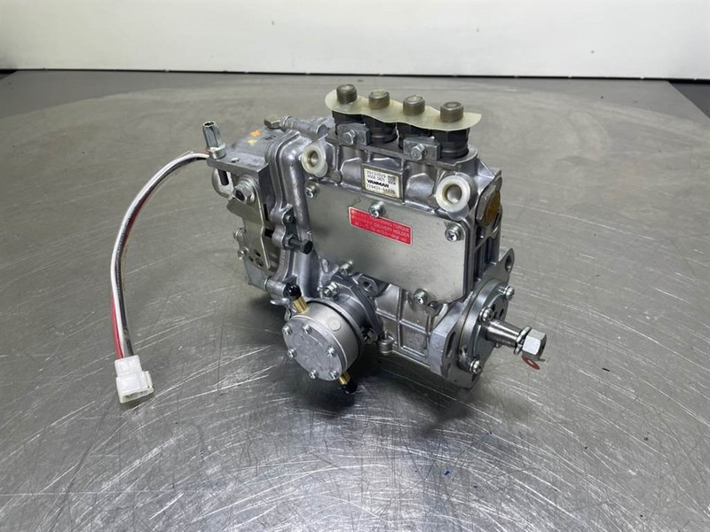 Yanmar 4TNE88-NSW-Fuel pump/Kraftstoffpumpe/Brandstofpomp - Motor för Byggmaskiner: bild 1 Yanmar 4TNE88-NSW-Fuel pump/Kraftstoffpumpe/Brandstofpomp - Motor för Byggmaskiner: bild 1