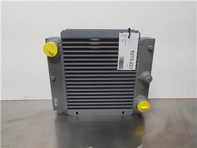Zettelmeyer ZL-SLB KBK2T-091378-Cooler/Kühler/Koeler - Motor för Byggmaskiner: bild 1 Zettelmeyer ZL-SLB KBK2T-091378-Cooler/Kühler/Koeler - Motor för Byggmaskiner: bild 1