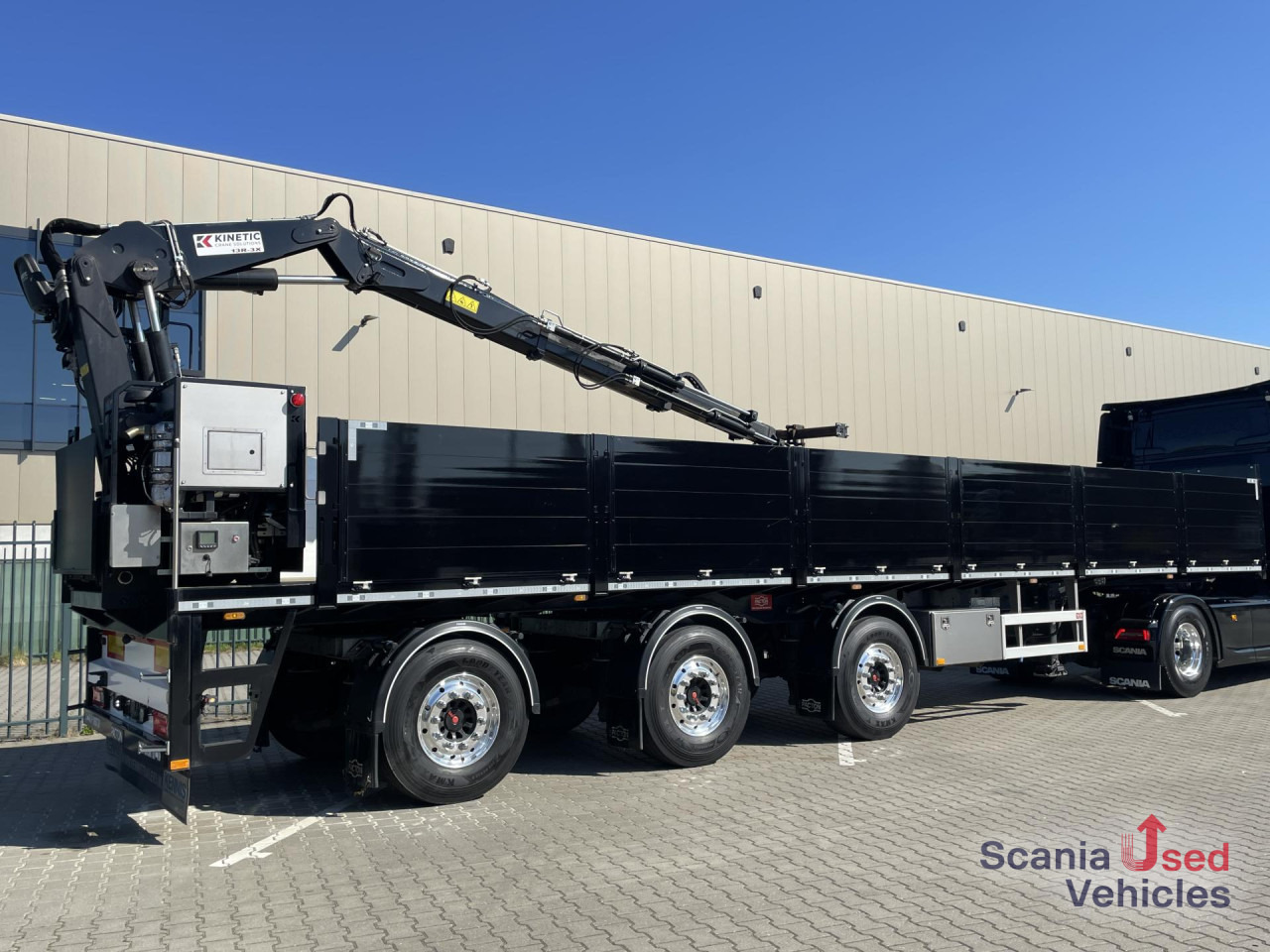 PACTON PACTON TPL.342 CB LIFT AXLE KINETIC 13R-3X CRANE - Flaksläp: bild 1 PACTON PACTON TPL.342 CB LIFT AXLE KINETIC 13R-3X CRANE - Flaksläp: bild 1
