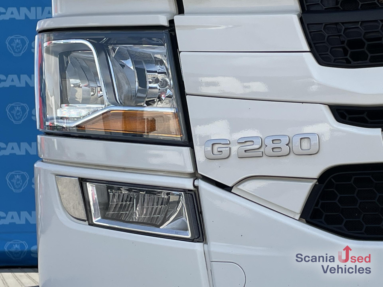 SCANIA G 280 B4x2NB RETARDER FULL AIR CNG TAIL LIFT 2.5T - Lastbil med skåp: bild 2 SCANIA G 280 B4x2NB RETARDER FULL AIR CNG TAIL LIFT 2.5T - Lastbil med skåp: bild 2