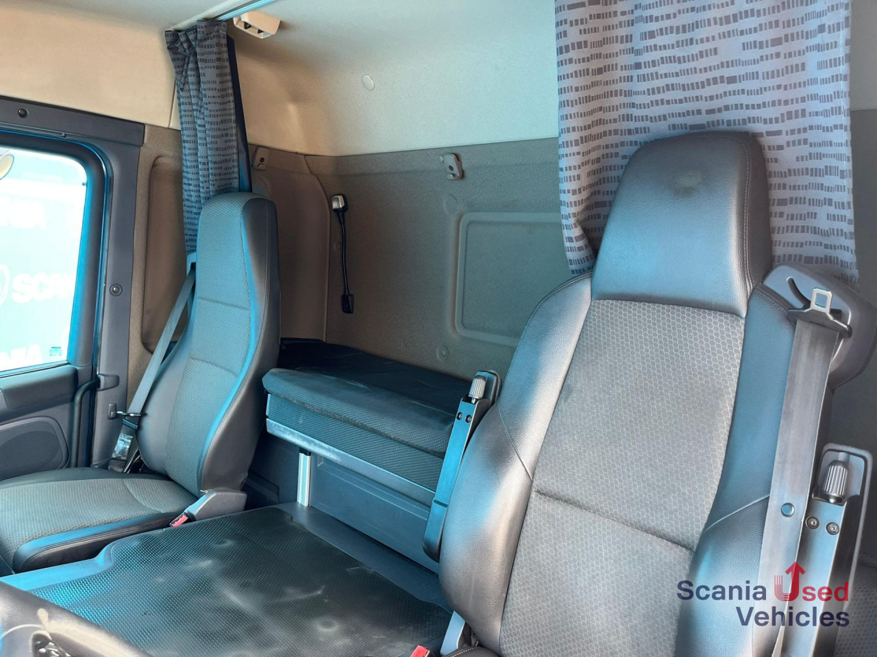 SCANIA P 250 DB4x2MNA AIRCO TAILLIFT 1.5T BOX 675X250X235 - Lastbil med skåp: bild 4 SCANIA P 250 DB4x2MNA AIRCO TAILLIFT 1.5T BOX 675X250X235 - Lastbil med skåp: bild 4