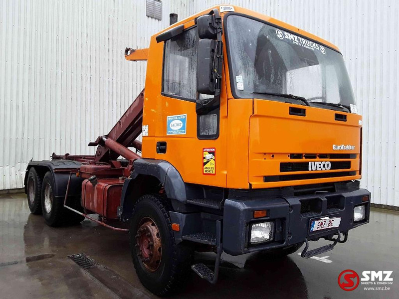Iveco Trakker 260 E 34 6x4 francais - Containerbil/ Växelflak lastbil: bild 1 Iveco Trakker 260 E 34 6x4 francais - Containerbil/ Växelflak lastbil: bild 1