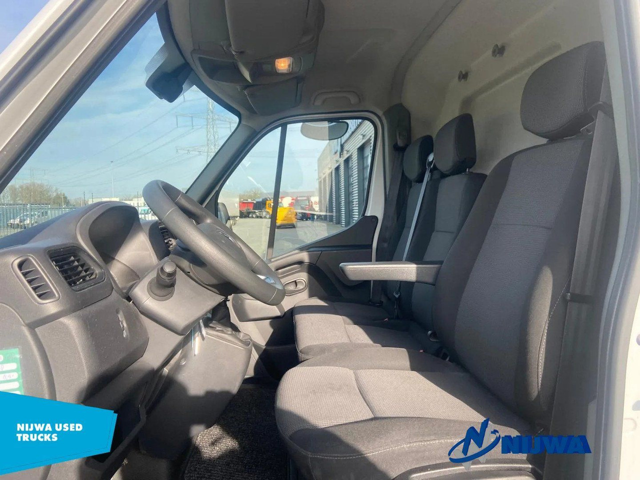 Renault Master T35 150 L2H2 Trekhaak + Navigatie Kasten - Skåpbil: bild 5 Renault Master T35 150 L2H2 Trekhaak + Navigatie Kasten - Skåpbil: bild 5