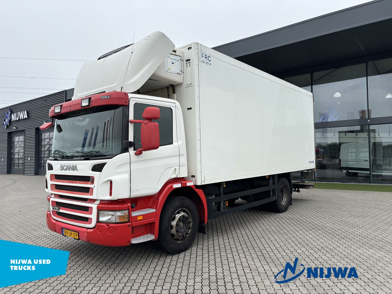 Scania P 230 4X2 Meat Truck + Laadklep - Kylbil lastbil: bild 1 Scania P 230 4X2 Meat Truck + Laadklep - Kylbil lastbil: bild 1
