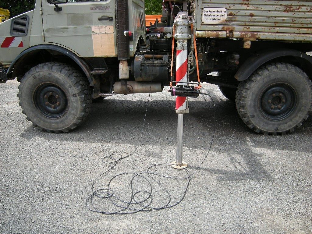 Mercedes-Benz Unimog U1250 mit Kran MKG 105 - Transportbil med tippflak: bild 5 Mercedes-Benz Unimog U1250 mit Kran MKG 105 - Transportbil med tippflak: bild 5