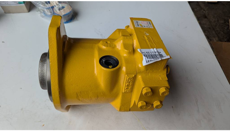 Komatsu D65PX-15 - HYDRAULIC MOTOR ASSY - 708-7L-00040 - Bulldozer: bild 1 Komatsu D65PX-15 - HYDRAULIC MOTOR ASSY - 708-7L-00040 - Bulldozer: bild 1