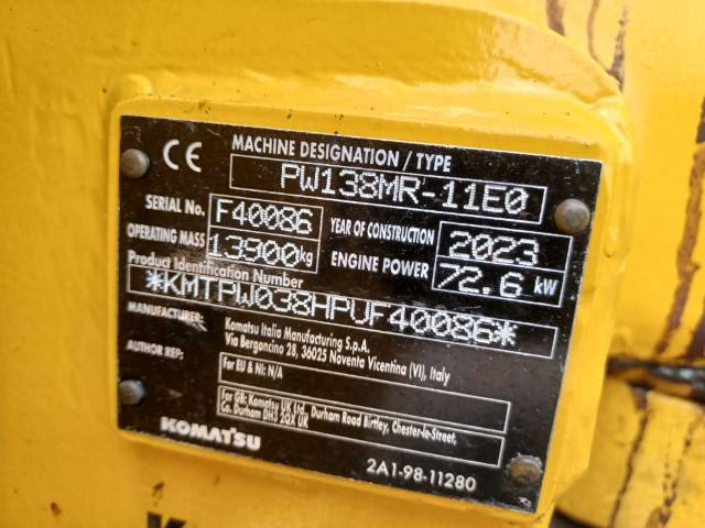 Komatsu PW138MR-11E0 - Grävmaskin på däck: bild 2 Komatsu PW138MR-11E0 - Grävmaskin på däck: bild 2