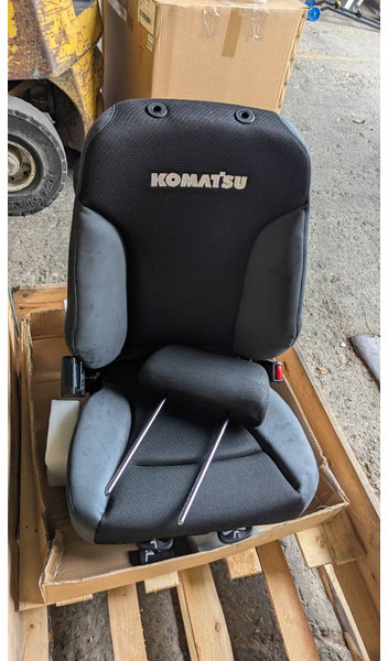 Komatsu WA380-8 SEAT ASS'Y 421-S33-6790 - Hytt och interiör för Byggmaskiner: bild 1 Komatsu WA380-8 SEAT ASS'Y 421-S33-6790 - Hytt och interiör för Byggmaskiner: bild 1