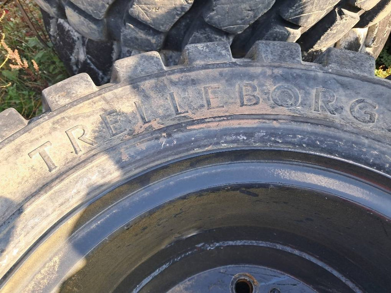 Trelleborg Excavator 10.00-20 SOLID (8 tyres) - Däck och fälgar för Byggmaskiner: bild 3 Trelleborg Excavator 10.00-20 SOLID (8 tyres) - Däck och fälgar för Byggmaskiner: bild 3