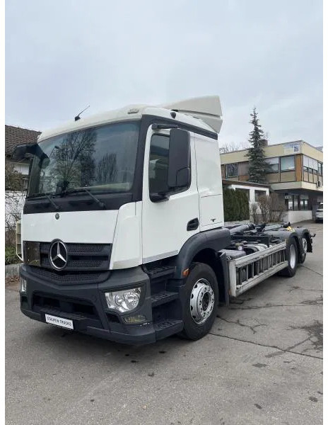 Mercedes-Benz Actros 2543 BL 6x2 Abroller - Lastväxlare lastbil: bild 1 Mercedes-Benz Actros 2543 BL 6x2 Abroller - Lastväxlare lastbil: bild 1