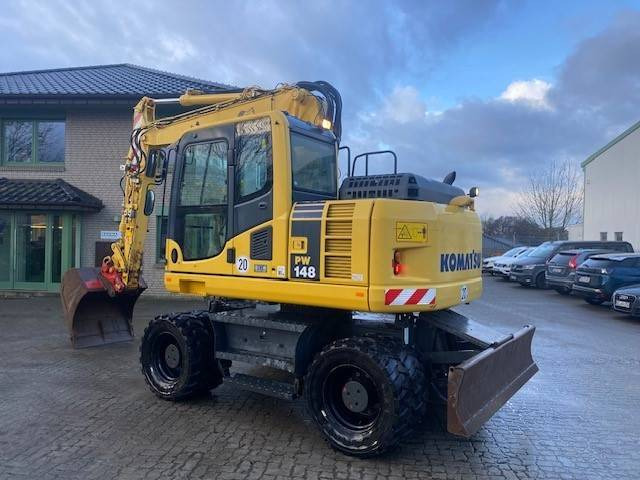 Komatsu PW 148-8 MIETE / RENTAL (12005295) - Grävmaskin på däck: bild 2 Komatsu PW 148-8 MIETE / RENTAL (12005295) - Grävmaskin på däck: bild 2