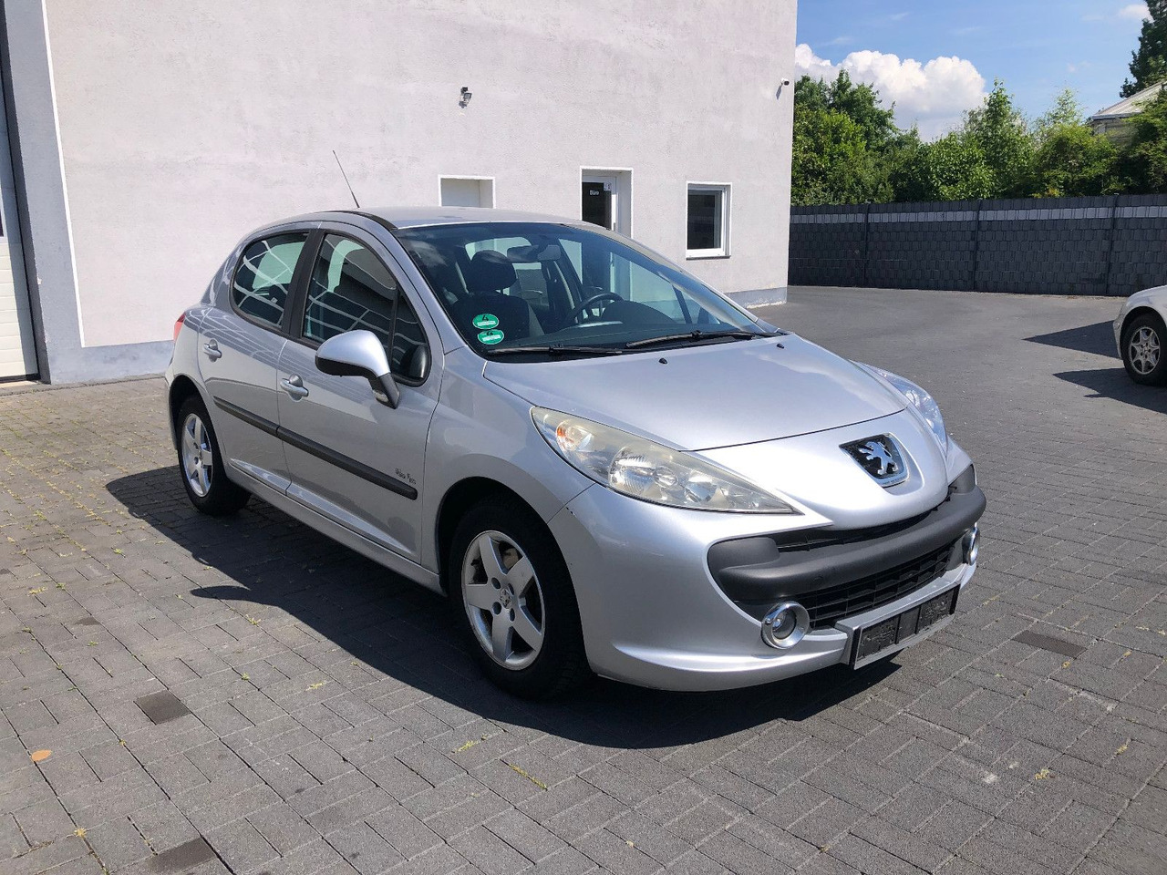 Peugeot 207 Urban Move 1.4i - Sedan: bild 1 Peugeot 207 Urban Move 1.4i - Sedan: bild 1